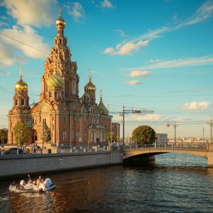 Куда можно поплыть на катере в Санкт Петербурге?